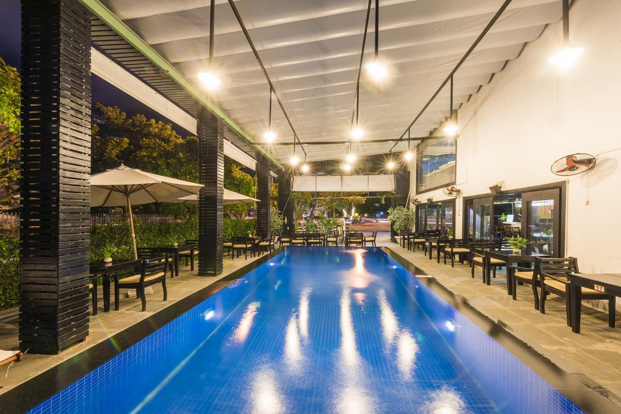 Sea Flower Hotel Da Nang Exterior photo